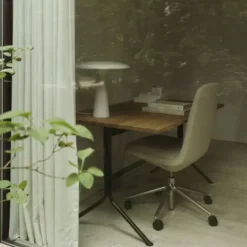 Biurko Kip Czarna Podstawa Dębowe Normann Copenhagen
