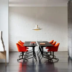Biurko Pavilion Av16 Black Linoleum Andtradition