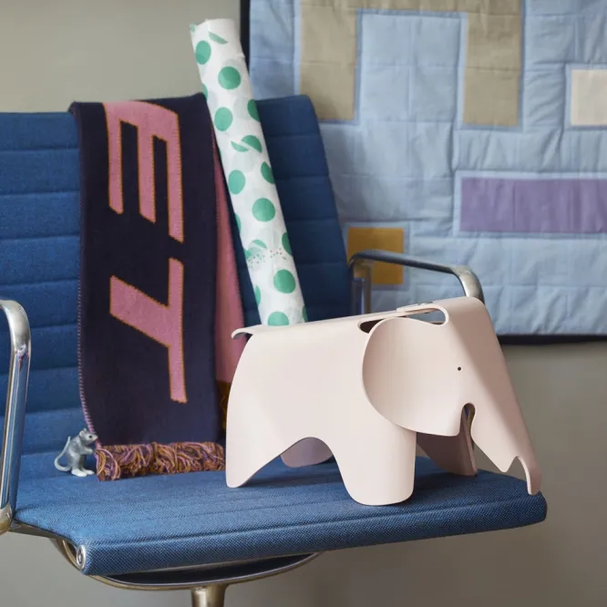 Figura Dekoracyjna Eames Elephan Re Czarna Vitra