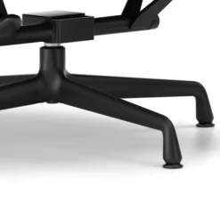 Fotel Aluminium Ea 124 Tkanina Track Dark Red - Podstawa Czarna Vitra