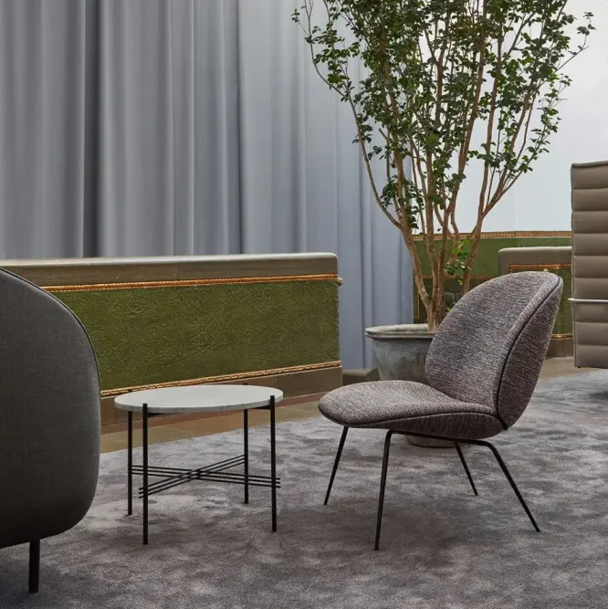 Fotel Beetle Lounge Basic Plain Gubi