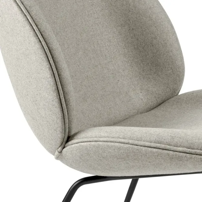 Fotel Beetle Lounge Basic Plain Gubi