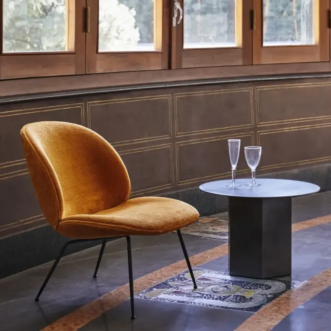 Fotel Beetle Lounge Basic Plain Gubi