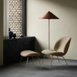 Fotel Beetle Lounge Basic Plain Gubi