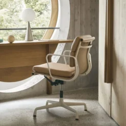 Fotel Biurowy Soft Pad Ea 231 Skóra Naturalna Marron - Podstawa Bordowa Vitra