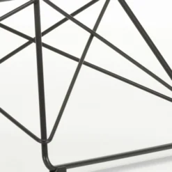 Fotel Eames Plastic Armchair Lar Szary - Czarna Podstawa Vitra