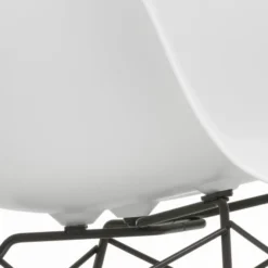 Fotel Eames Plastic Armchair Lar Biały - Czarna Podstawa Vitra