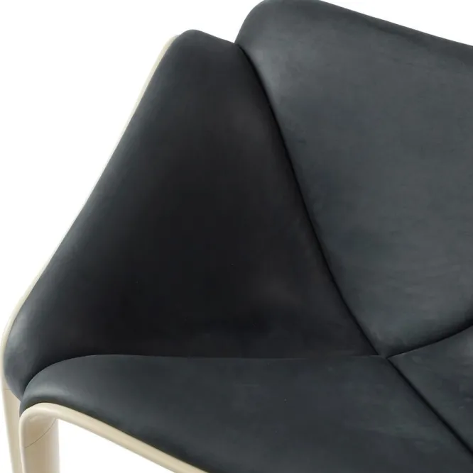 Fotel F300 Dunes Leather Anthrazite Gubi
