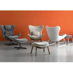 Fotel Lazy Z Drewnianą Podstawą Calligaris