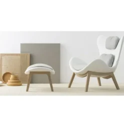 Fotel Lazy Z Drewnianą Podstawą Calligaris