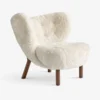 Fotel Little Petra Vb1 Walnut Sheepskin Moonlight Andtradition