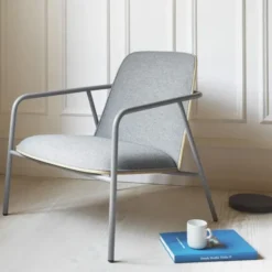 Fotel Pad Niski Na Szarych Nogach Dąb Normann Copenhagen