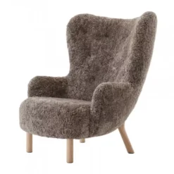 Fotel Petra Vb3 Oak Sheepskin Sahara Andtradition