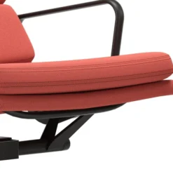 Fotel Soft Pad Chair Ea 222 Tkanina Track Brick-Red - Podstawa Czarna Vitra