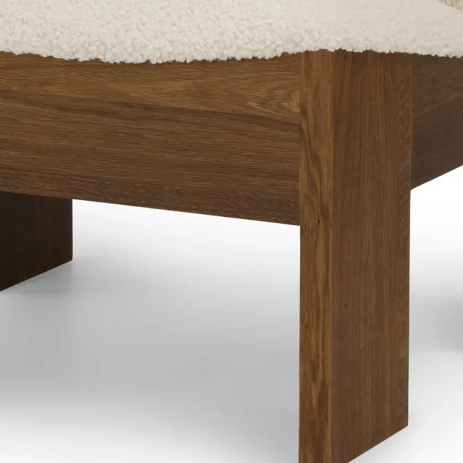 Fotel Tenon Beżowy Z Ciemną Dębową Podstawą New Works