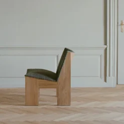 Fotel Tenon Brązowy Z Dębową Podstawą New Works