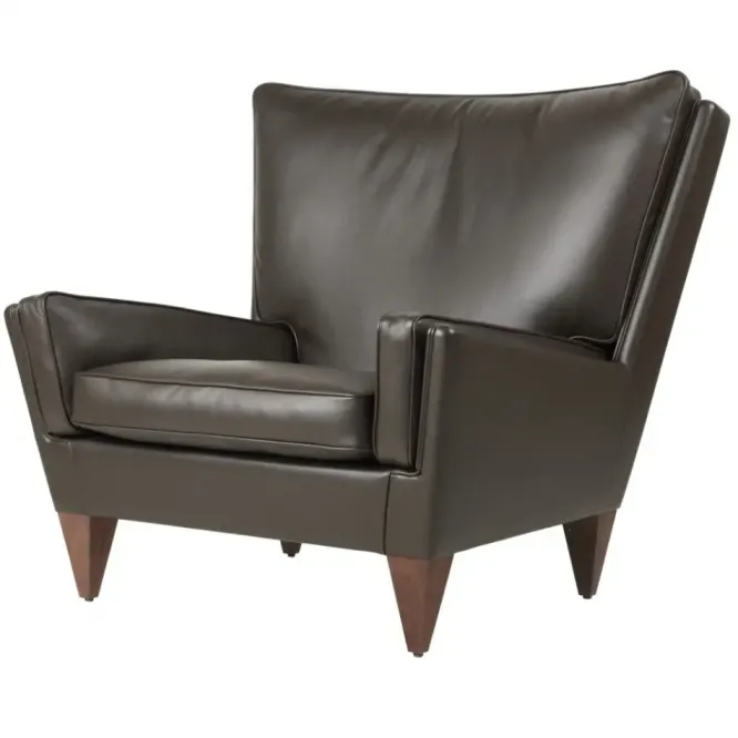Fotel V11 Smooth Leather Coffee Gubi