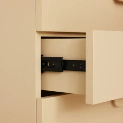 Komoda Spacious Z Szufladami Kremowa Hkliving