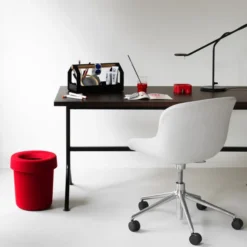 Kosz Biurowy Hide Czerwony Normann Copenhagen