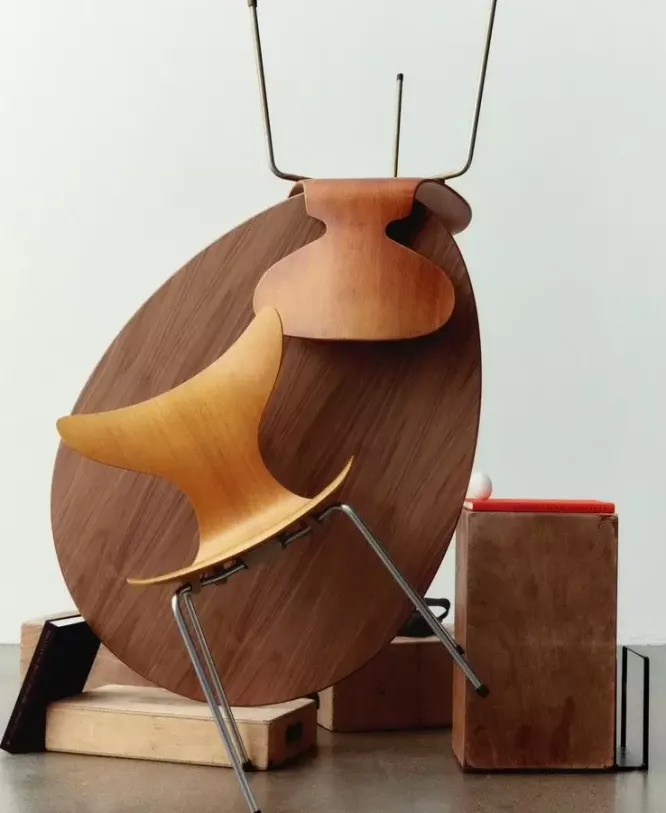 Krzesło Ant 3100 Lakier Dzika Róża Fritz Hansen