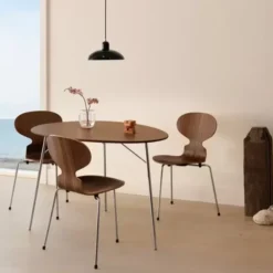 Krzesło Ant 3100 Lakier Wenecka Czerwień Fritz Hansen