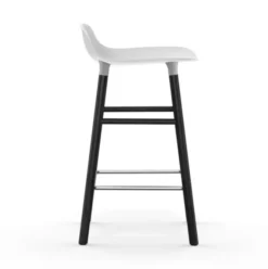 Krzesło Barowe Form Czarna Podstawa Białe Normann Copenhagen