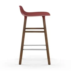 Krzesło Barowe Form Podstawa Orzech Czerwone Normann Copenhagen