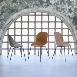 Krzesło Beetle Conic Bursztynowe Gubi