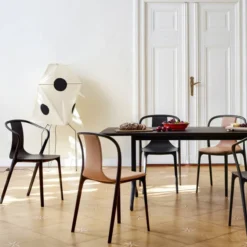 Krzesło Belleville Z Podłokietnikiem Wood Czarny Jesion Vitra