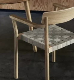 Krzesło Betty Tk9 Oak-Natural Andtradition