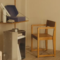Krzesło Chair 01 Z Podłokietnikami Brązowe Frama