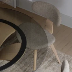 Krzesło Comforta Tkanina Bouclé Pebble Earth - Nogi Dąb Bielony