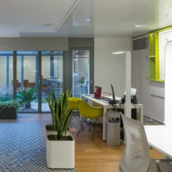 Krzesło Eames Plastic Chairs Re Dar Różowe - Chromowana Podstawa Vitra