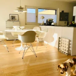Krzesło Eames Plastic Chairs Re Dar Białe - Chromowana Podstawa Vitra