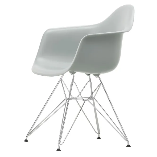 Krzesło Eames Plastic Chairs Re Dar Jasnoszare - Chromowana Podstawa Vitra