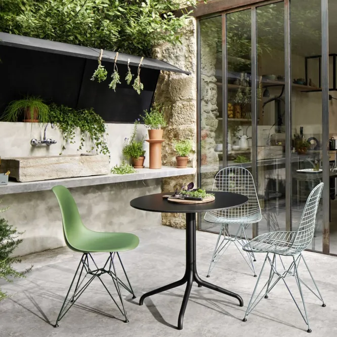 Krzesło Eames Plastic Side Chair Re Dsl Różowe Vitra