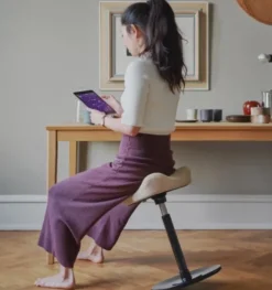 Krzesło Ergonomiczne Move Compact Beżowe, Czarne Drewno Varier