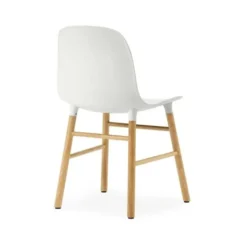 Krzesło Form Dębowa Podstawa Białe Normann Copenhagen