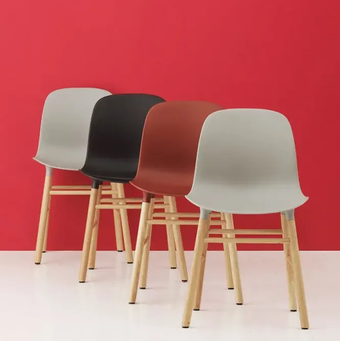 Krzesło Form Dębowa Podstawa Białe Normann Copenhagen