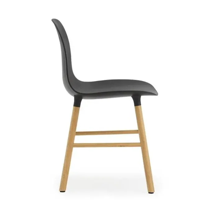 Krzesło Form Dębowa Podstawa Czarne Normann Copenhagen