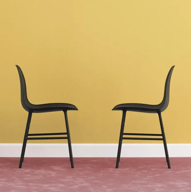 Krzesło Form Dębowa Podstawa Czarne Normann Copenhagen