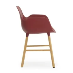 Krzesło Form Z Podłokietnikami Dębowa Podstawa Czerwone Normann Copenhagen