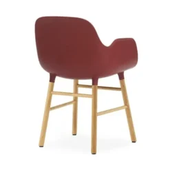 Krzesło Form Z Podłokietnikami Dębowa Podstawa Czerwone Normann Copenhagen