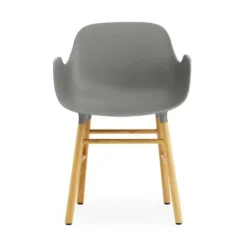Krzesło Form Z Podłokietnikami Dębowa Podstawa Szare Normann Copenhagen