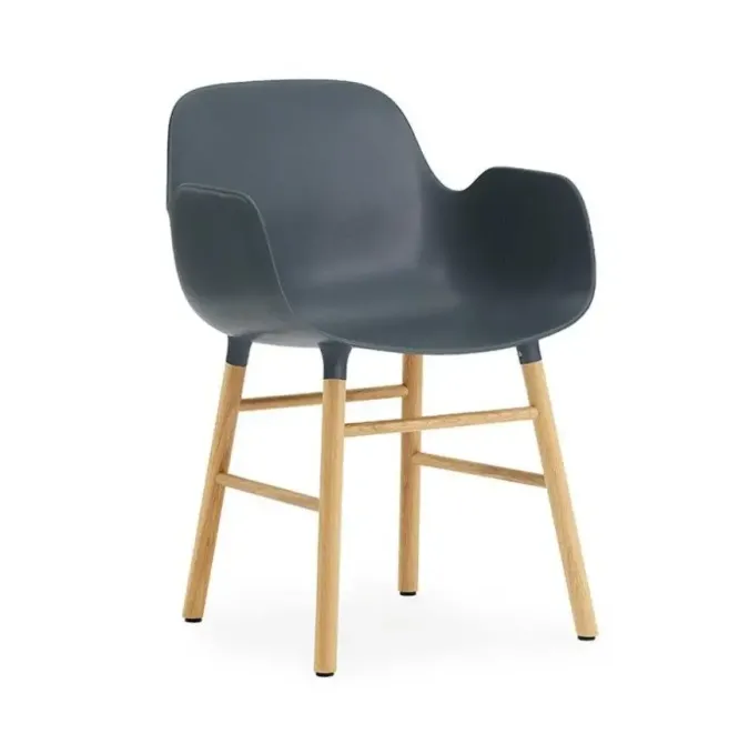Krzesło Form Z Podłokietnikami Dębowa Podstawa Niebieskie Normann Copenhagen