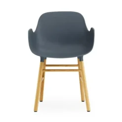Krzesło Form Z Podłokietnikami Dębowa Podstawa Niebieskie Normann Copenhagen