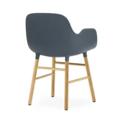 Krzesło Form Z Podłokietnikami Dębowa Podstawa Niebieskie Normann Copenhagen