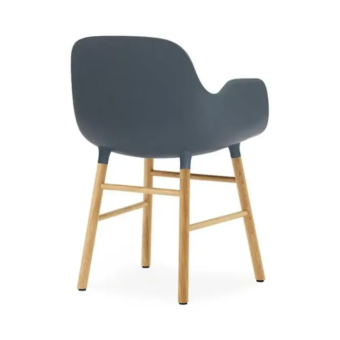 Krzesło Form Z Podłokietnikami Dębowa Podstawa Niebieskie Normann Copenhagen