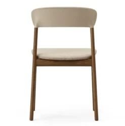 Krzesło Herit Ciemny Dąb Tapicerowane Piaskowe Normann Copenhagen