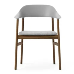 Krzesło Herit Z Podłokietnikami Ciemny Dąb Tapicerowane Szare Normann Copenhagen
